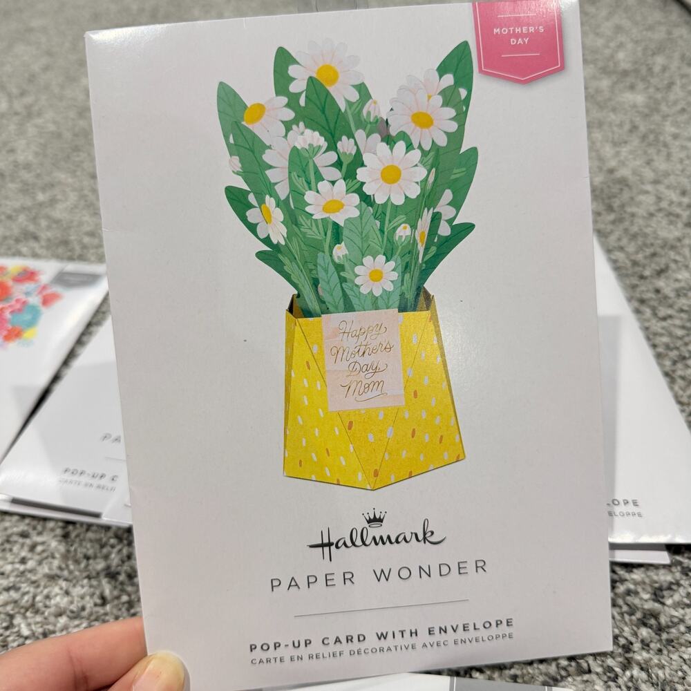 Wholesale, 29 Hallmark Signature Paper Pop Up Mother's Day Cards, Lights Musical - Picture 4 of 13